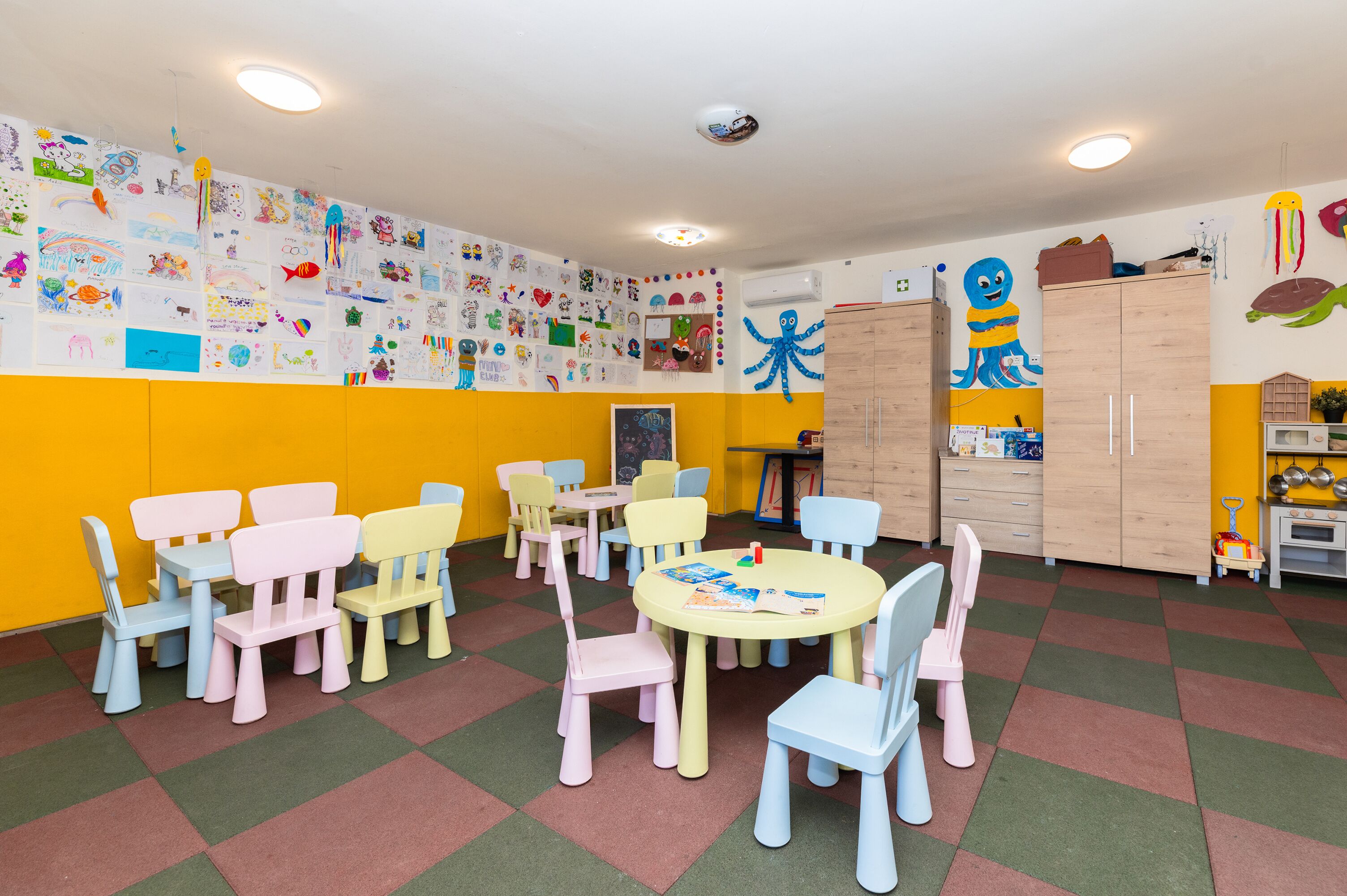 Children's play area - indoor