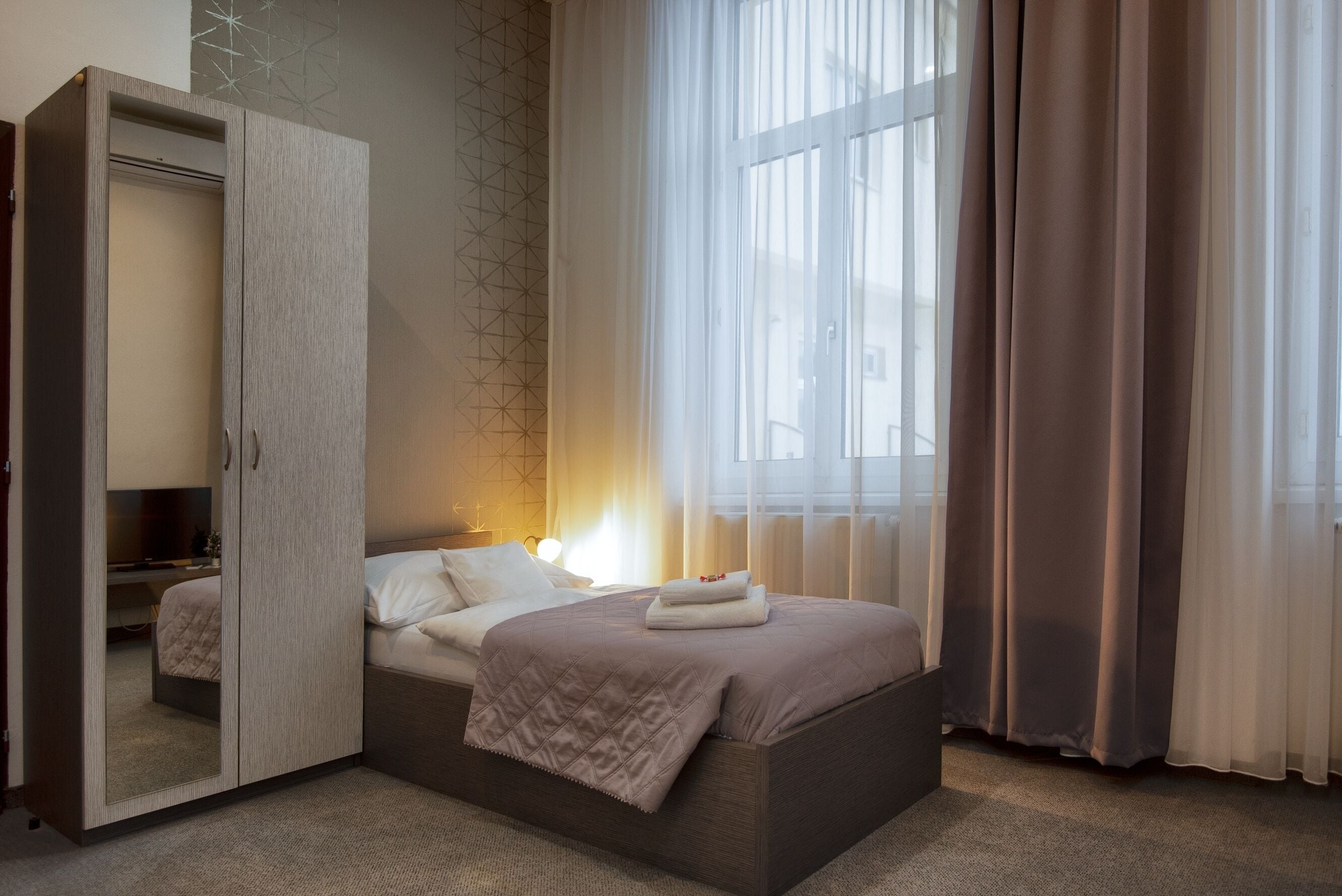 Single Room | In-room safe, desk, iron/ironing board, cots/infant beds