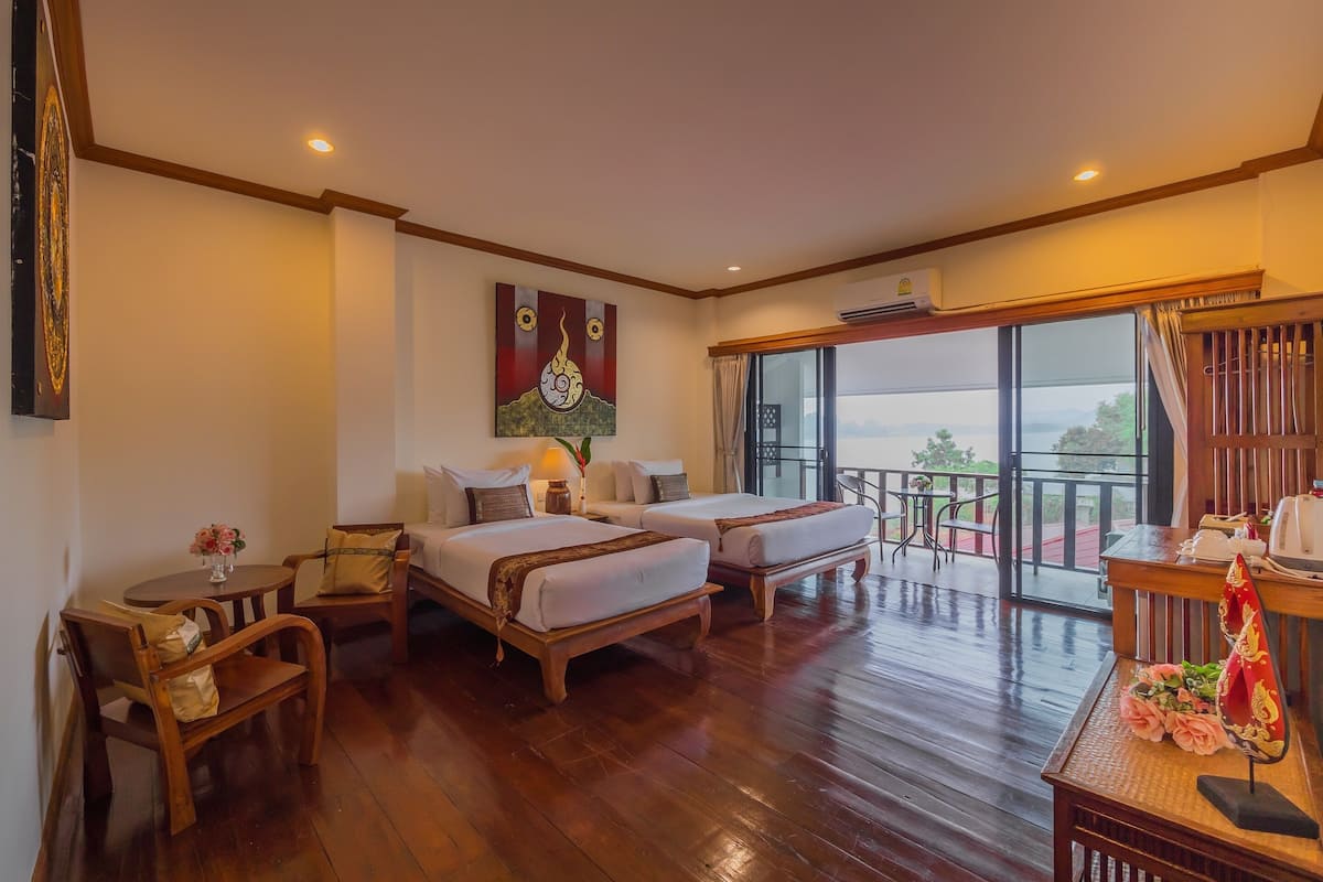 deluxe twin room | 1 bedroom, minibar, individually decorated, individually furnished