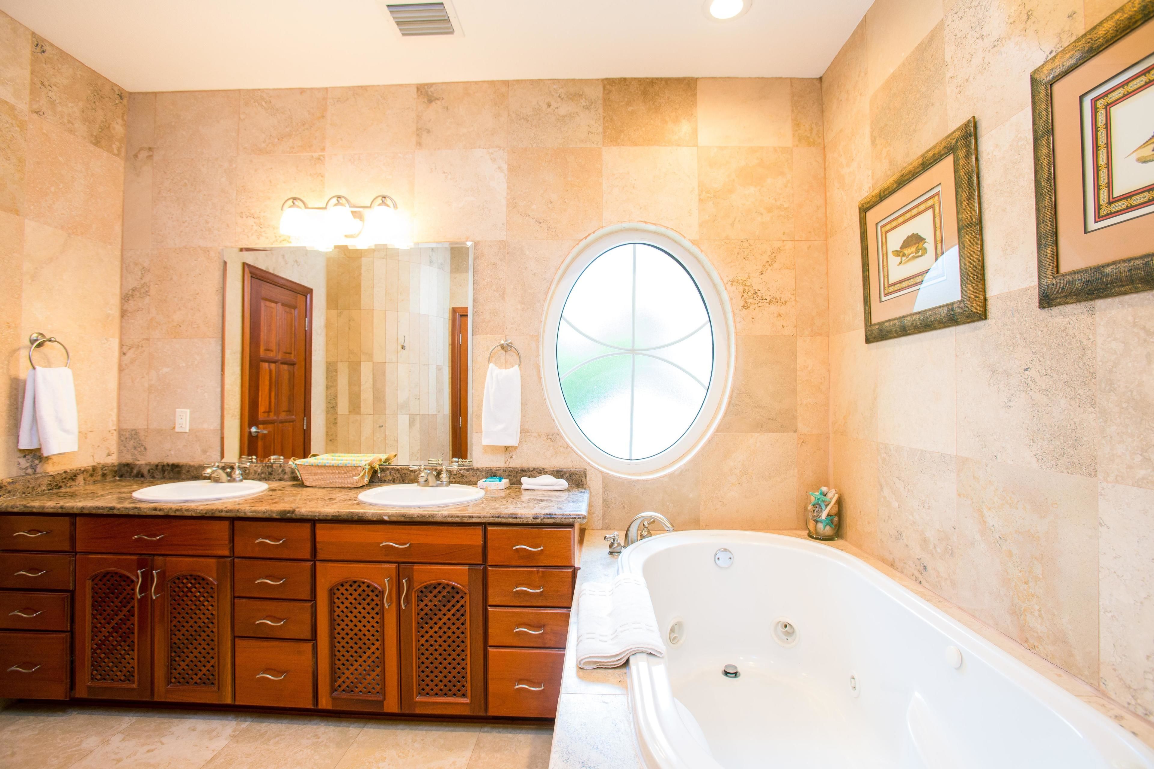 condo, 2 bedrooms, terrace, ocean view | bathroom | shower, towels