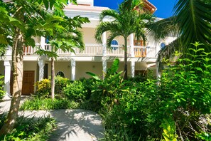 Condo, 3 Bedrooms, Terrace, Ocean View | Front of property