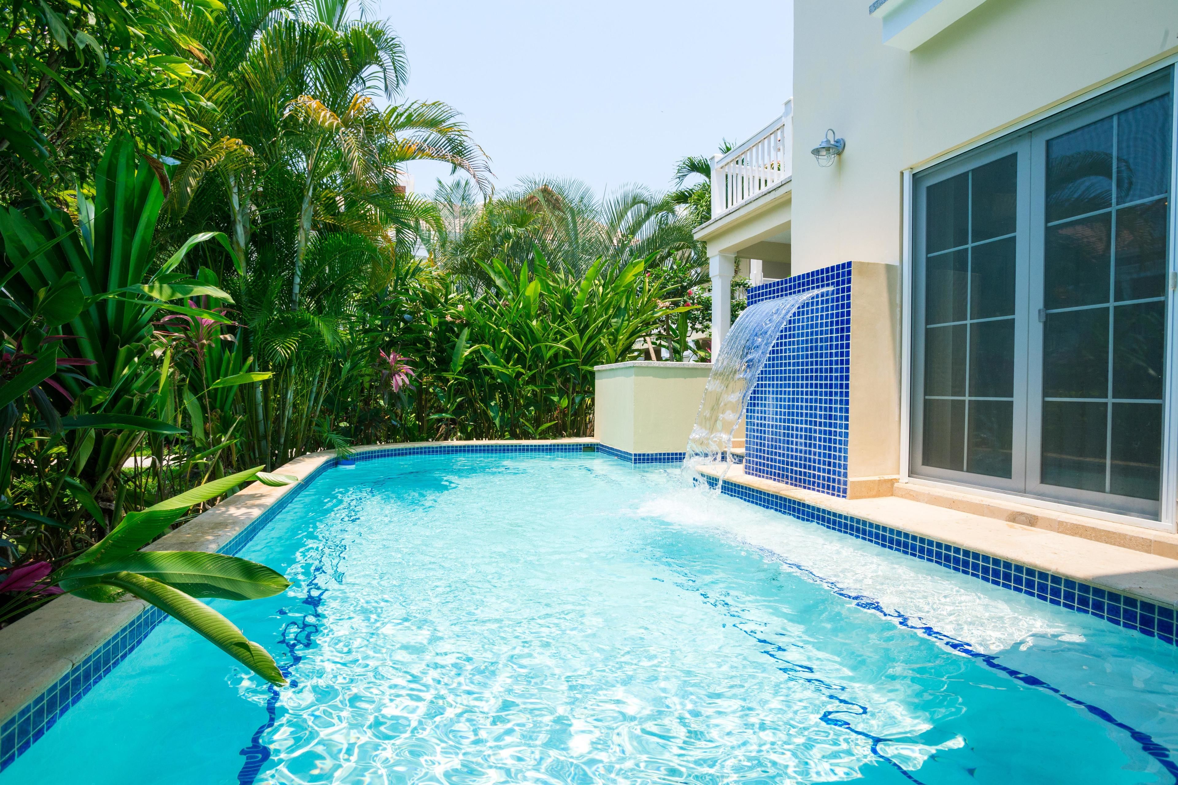 حمام سباحة خارجي