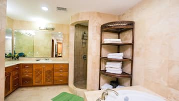 Condo, 1 Bedroom, Garden View | Bathroom | Towels