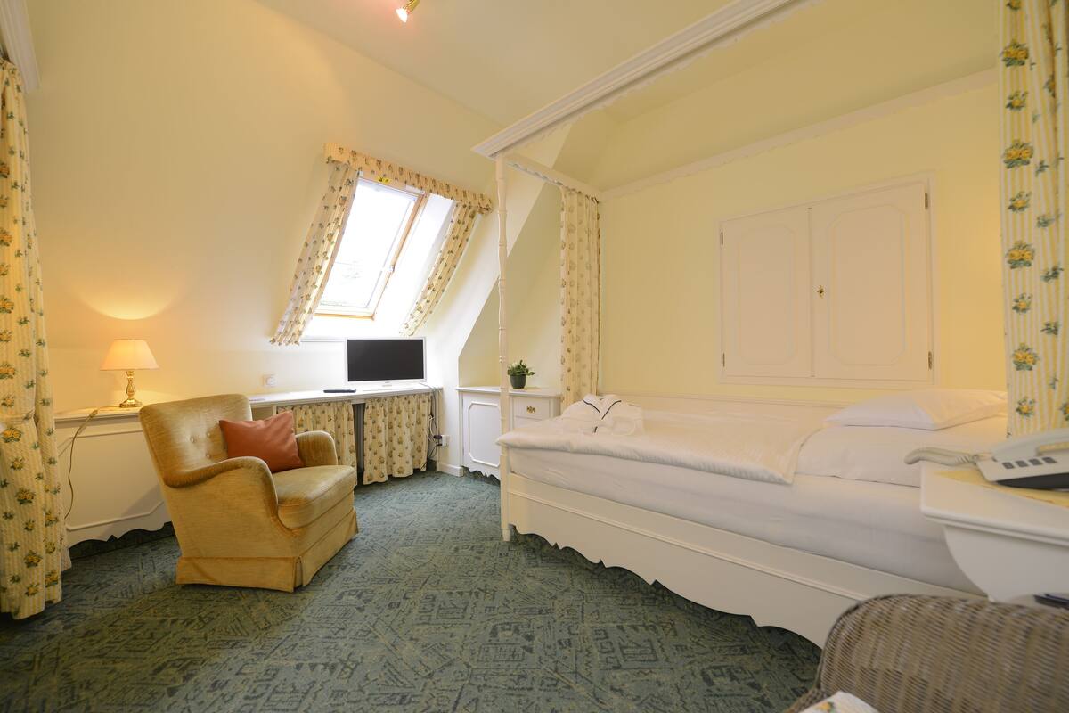 Minibar, in-room safe, individually decorated, individually furnished