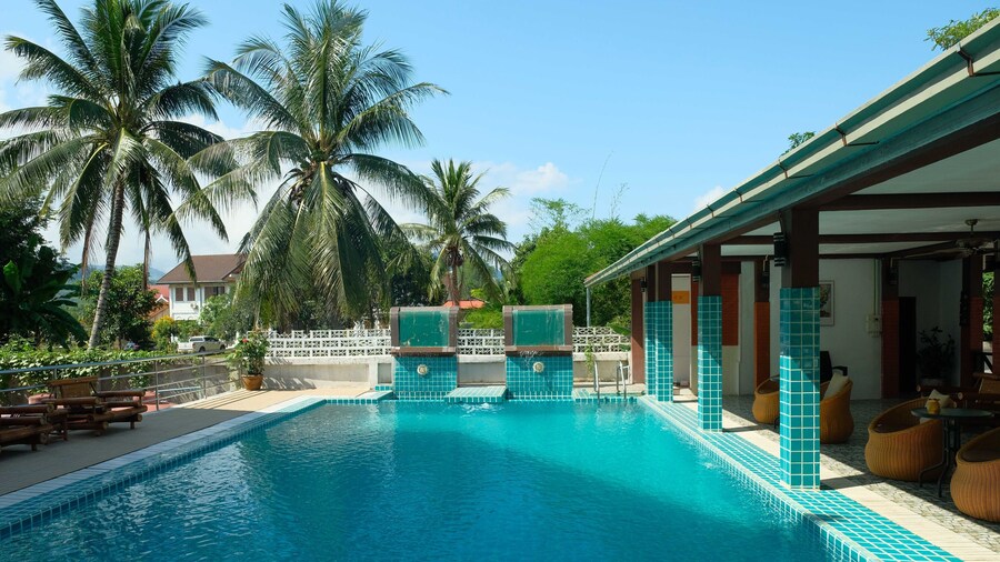 E-Outfitting Vang Thong Hotel