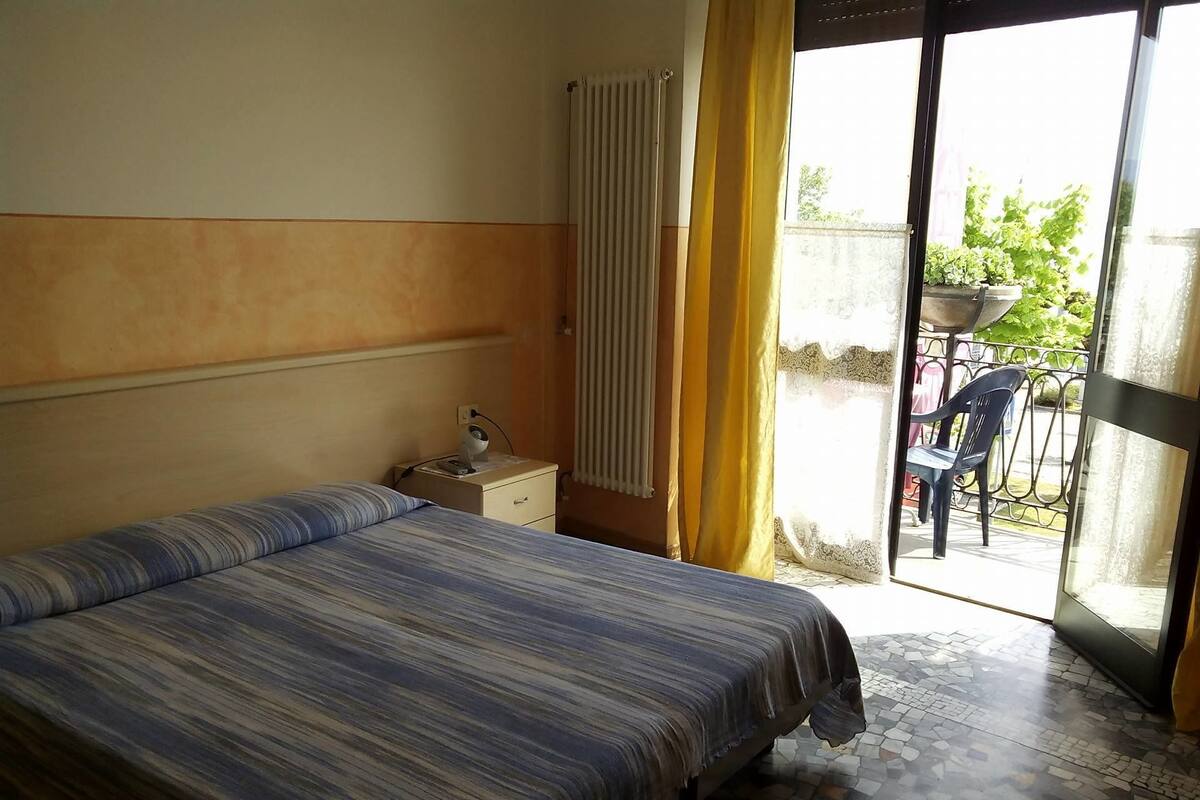 Desk, cots/infant beds, free WiFi