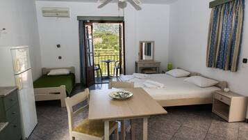 Studio (for 3) | Premium bedding, in-room safe, soundproofing, free WiFi