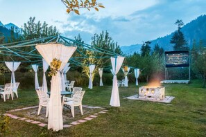 Property grounds - Treebo Trend Celebriti Manali (Manali)
