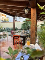 Desayuno buffet incluido todos los días 