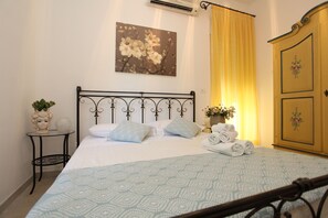 Ropa de cama de alta calidad y escritorio 