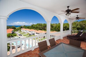 Resortwoning, 2 slaapkamers, terras, uitzicht op oceaan | Balkon