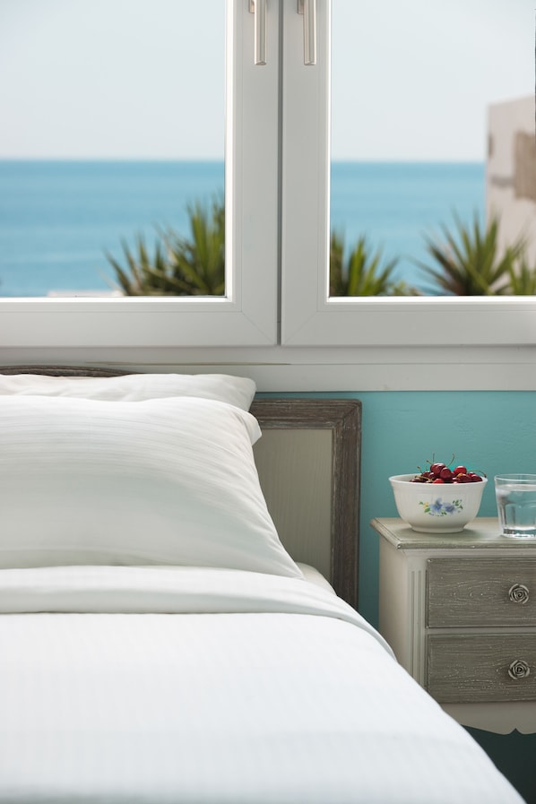 Premium Sea view suite Ground floor | 高档床上用品、加厚床垫、客房内保险箱、隔音