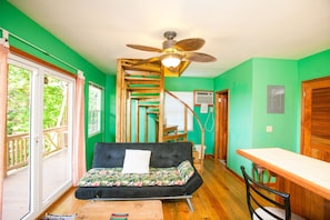 Townhome, 2 Bedrooms, Terrace, Garden View | Living room