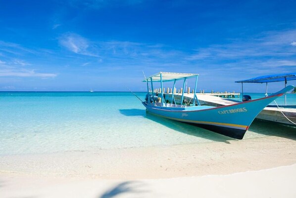 Condo, 3 Bedrooms, Terrace, Ocean View | Beach | Beach nearby