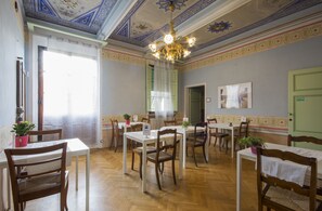 Breakfast area - Villa Sant Andrea (Siena)
