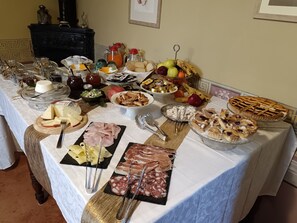 Desayuno estilo bufé