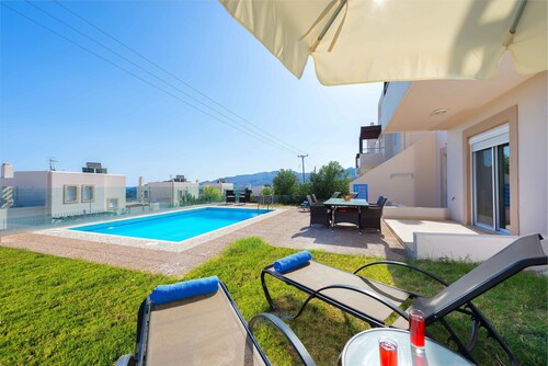 Athoniki Villas