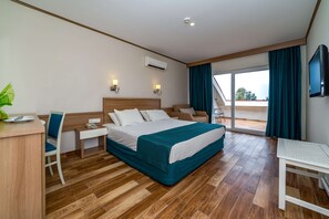 Free minibar items, in-room safe, desk, soundproofing