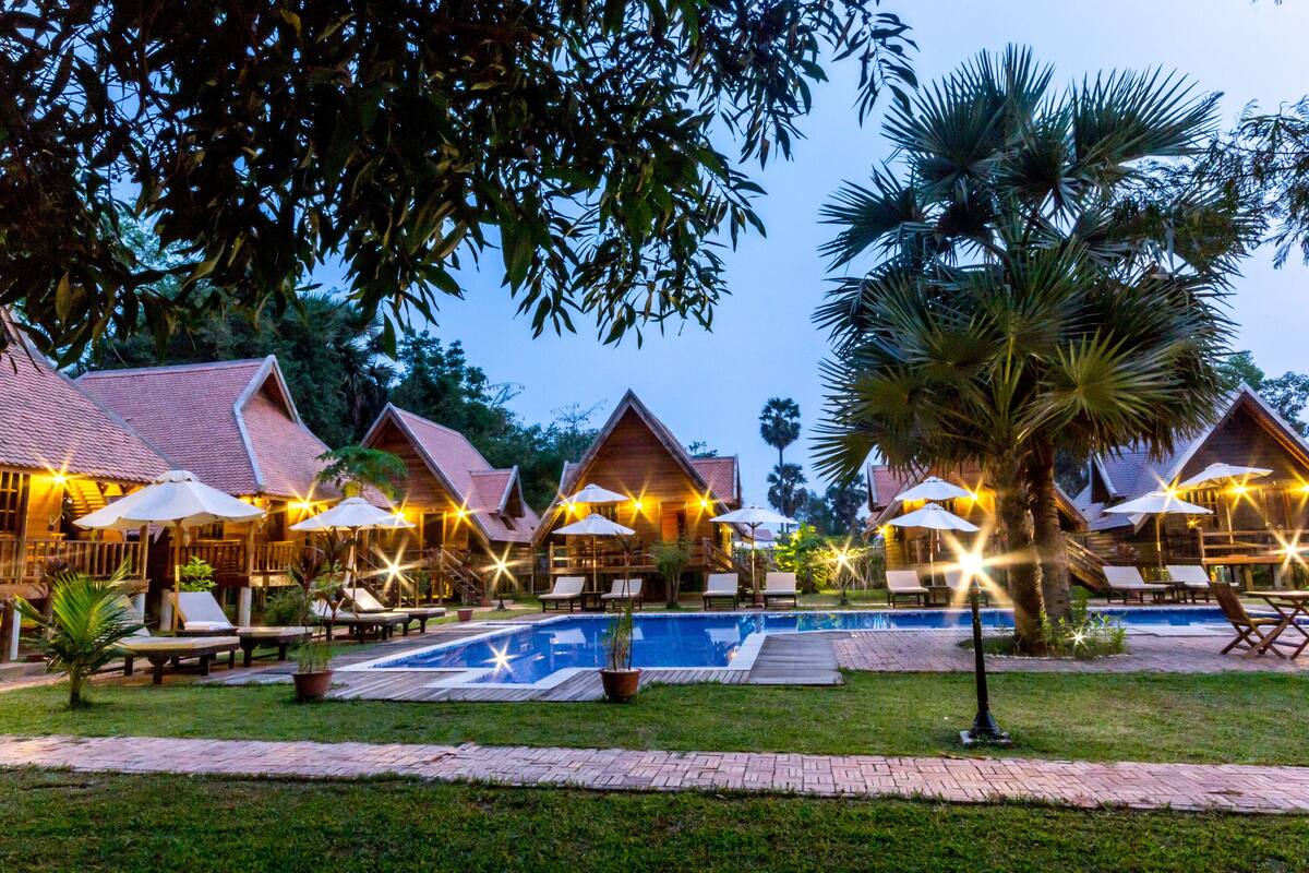 Bungalow dành cho gia đình, 1 phòng ngủ, hiên, cạnh hồ bơi | Quang cảnh từ phòng