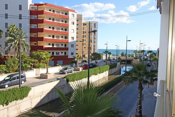 Appartement, 3 chambres, vue océan, en bord de plage | Vue de la chambre