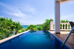 Villa, 2 Bedrooms, Terrace, Ocean View | Outdoor pool | Outdoor pool, an infinity pool - Coral Vista 3 2 bedroom option (Roatan)