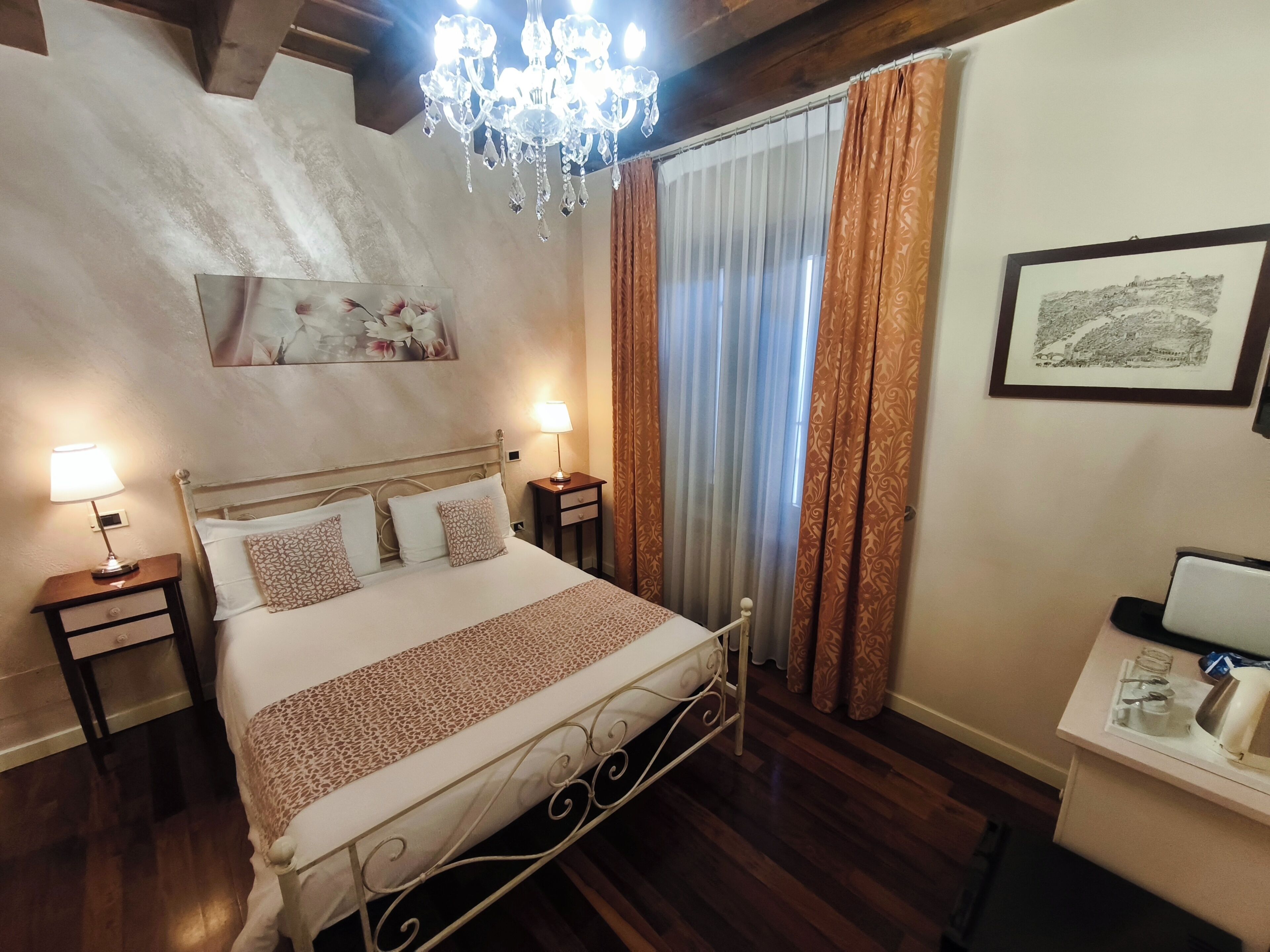 Dobbeltrom – standard | Minibar (inkludert), safe på rommet og skrivebord