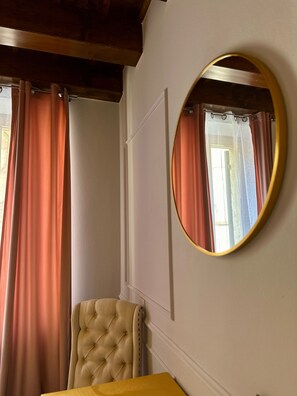 Dobbeltrom – superior | Minibar (inkludert), safe på rommet og skrivebord