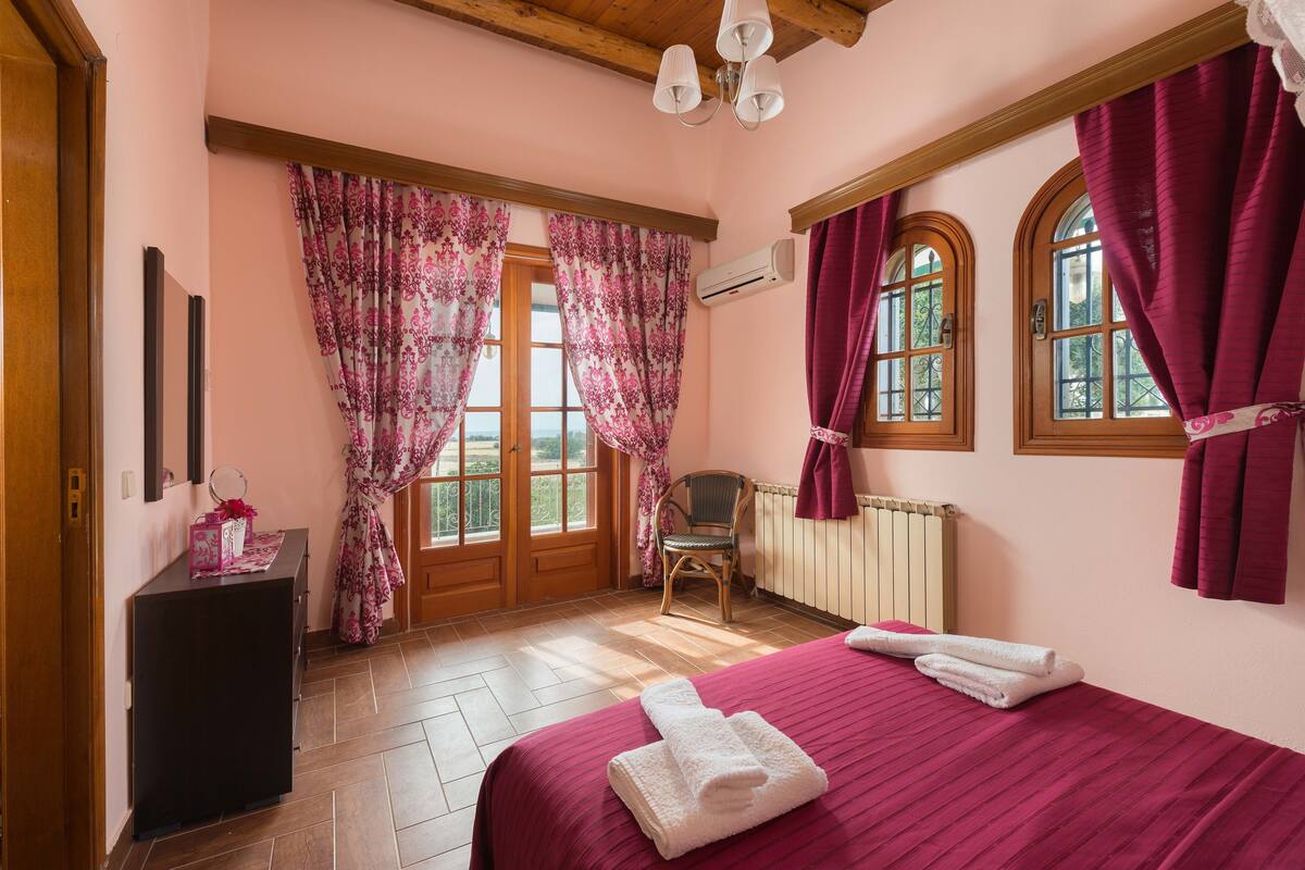 Villa, 3 Bedrooms, Private Pool, Sea View | In-room safe, soundproofing, iron/ironing board, WiFi (free)
