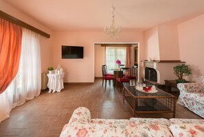 Villa, 3 Bedrooms, Private Pool, Sea View | In-room safe, soundproofing, iron/ironing board, free WiFi