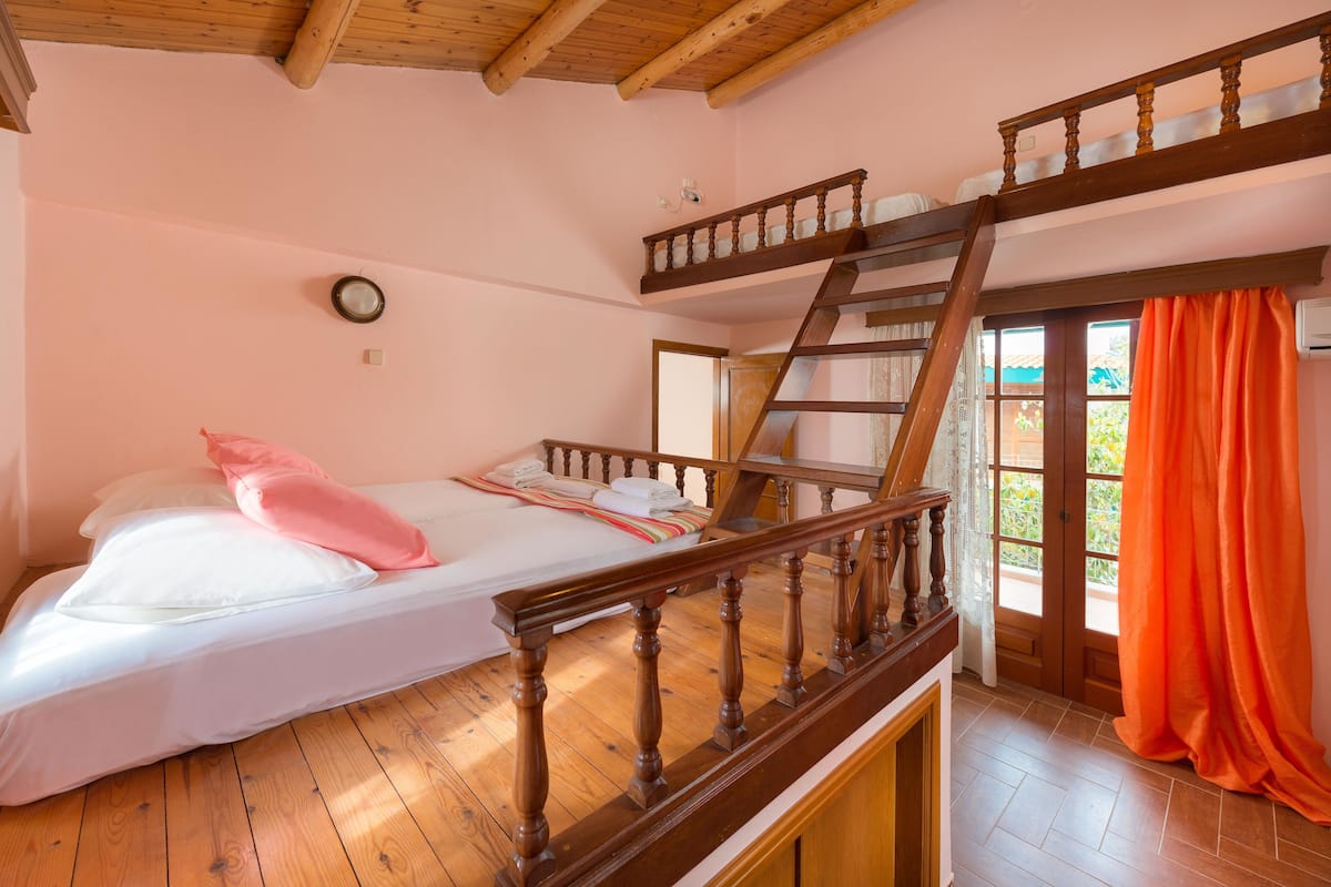 Villa, 2 Bedrooms, Sea View | In-room safe, soundproofing, iron/ironing board, WiFi (free)