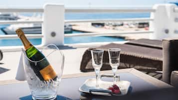 Champagne service