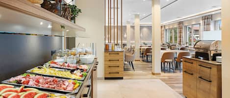 Dagelijks ontbijtbuffet (EUR 18 per persoon)