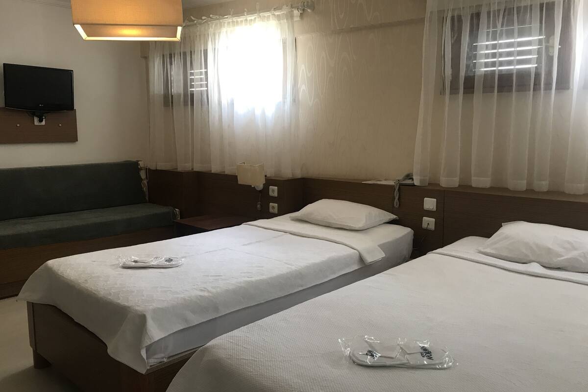 Twin Room, 2 Twin Beds, Ground Floor | 1 bedroom, minibar, bed sheets