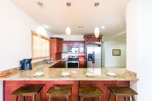 Condo, 3 Bedrooms, Terrace, Ocean View | Private kitchen