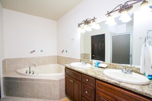 Condo, 3 Bedrooms, Terrace, Ocean View | Bathroom