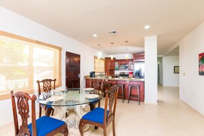 Condo, 3 Bedrooms, Terrace, Ocean View | In-room dining