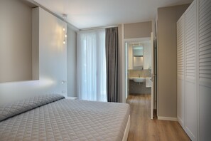 Superior Quadruple Room, Accessible, Balcony | In-room safe, desk, soundproofing, free WiFi - Embassy Hotel & SPA (Cattolica)