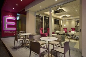 Porch - Embassy Hotel & SPA (Cattolica)