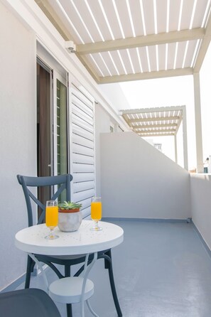 Deluxe Suite | Balcony - Byzantio City Hotel (Tinos)