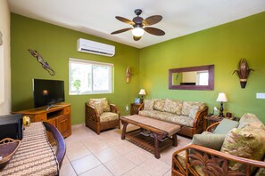 Living area - Villa Tranquila (Roatan)
