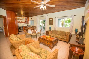 Casa de ciudad, 2 habitaciones, Terraza, vista al jardín | Área de sala de estar