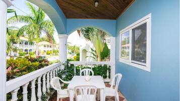 Townhouse, 2 kamar tidur, teras, pemandangan kebun | Teras/patio