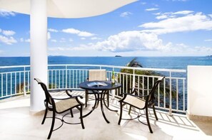 Terrace/patio - Light House 3C by RedAwning (Oyster Pond)
