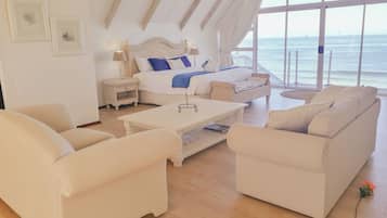 1 bedroom, in-room safe, free WiFi, bed sheets