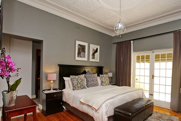 Luxury-Zimmer (Touch of Grey) | Bettwäsche aus ägyptischer Baumwolle, hochwertige Bettwaren, Zimmersafe