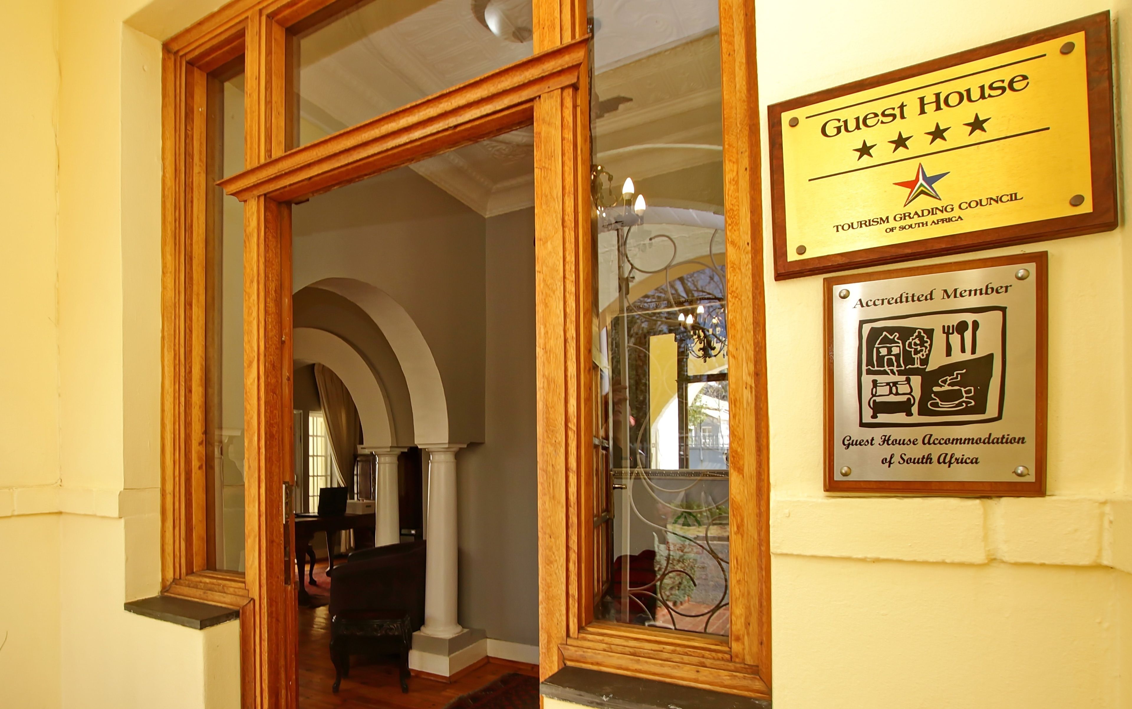 숙박 시설 입구