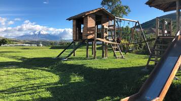 Children’s play area – outdoor