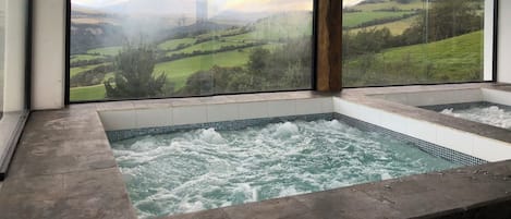 Bain à remous intérieur