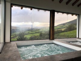 Bañera de hidromasaje interior