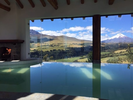 Indoor spa tub. CotopaxiPungo Finca Hotel